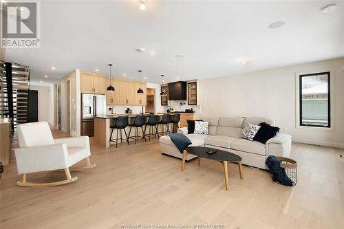 1512 Goodview Avenue, Amherstburg, ON - Indoor Photo Showing Living Room