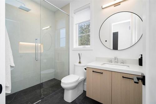 4878 King Street, Beamsville, ON - Indoor Photo Showing Bathroom