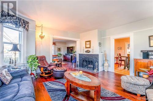 253 Queen Street, Saint Andrews, NB - Indoor Photo Showing Living Room With Fireplace