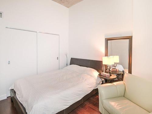 Master bedroom - 129-630 Rue William, Montréal (Ville-Marie), QC - Indoor Photo Showing Bedroom