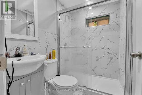 18 Summer Mist Crt, Brampton, ON - Indoor Photo Showing Bathroom
