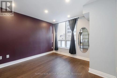 500 - 33 Sheppard Avenue E, Toronto, ON - Indoor Photo Showing Other Room