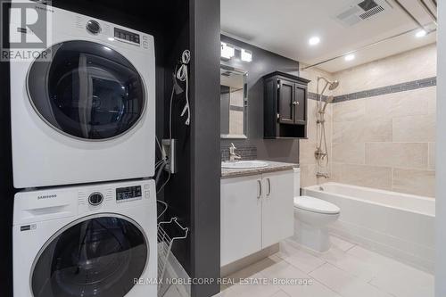 500 - 33 Sheppard Avenue E, Toronto, ON - Indoor Photo Showing Laundry Room