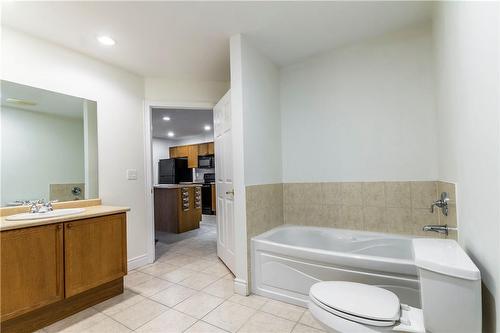 399 Elizabeth Street|Unit #709, Burlington, ON - Indoor Photo Showing Bathroom
