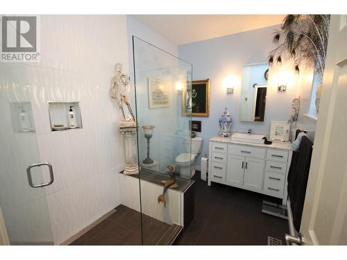 6609 Oxbow Crescent, Oliver, BC - Indoor Photo Showing Bathroom