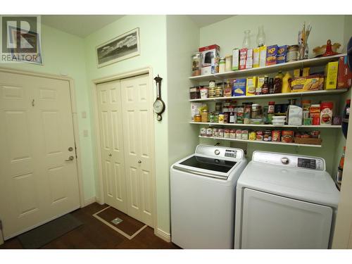 6609 Oxbow Crescent, Oliver, BC - Indoor Photo Showing Laundry Room