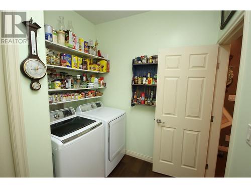 6609 Oxbow Crescent, Oliver, BC - Indoor Photo Showing Laundry Room