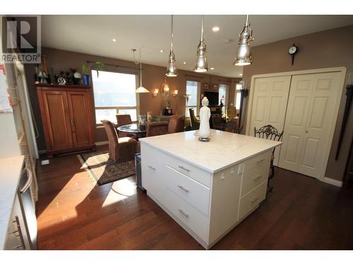 6609 Oxbow Crescent, Oliver, BC - Indoor Photo Showing Kitchen