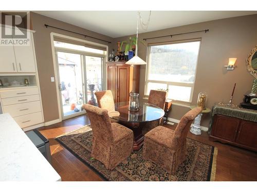 6609 Oxbow Crescent, Oliver, BC - Indoor Photo Showing Dining Room