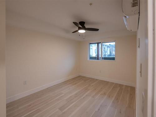 207-217 Elm Avenue, Penticton, BC - Indoor Photo Showing Other Room