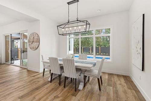 689 Balsam Road, Kelowna, BC - Indoor Photo Showing Dining Room