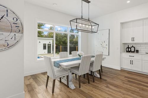 689 Balsam Road, Kelowna, BC - Indoor Photo Showing Dining Room