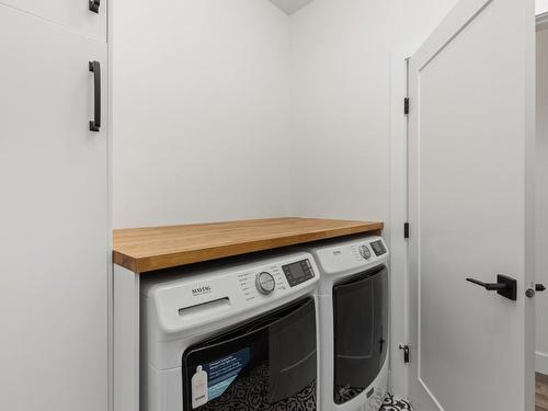689 Balsam Road, Kelowna, BC - Indoor Photo Showing Laundry Room