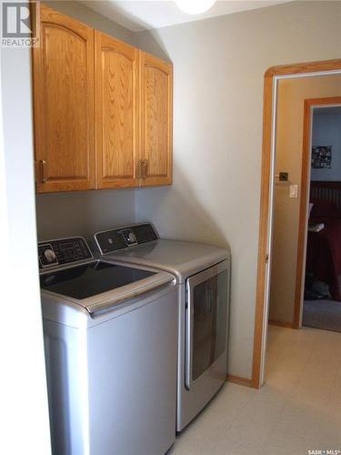 503 2Nd Street W, Leader, SK - Indoor Photo Showing Laundry Room