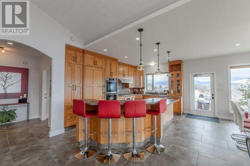 1551 Hwy 3, Osoyoos, BC - Indoor Photo Showing Kitchen With Upgraded Kitchen