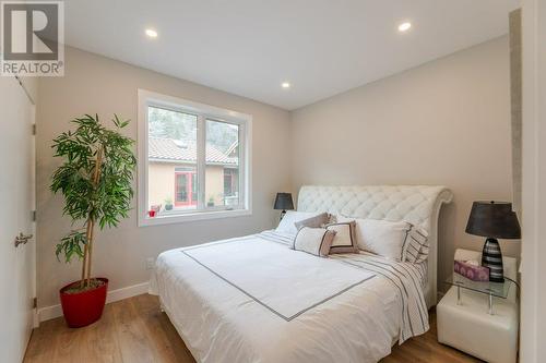 1551 Hwy 3, Osoyoos, BC - Indoor Photo Showing Bedroom