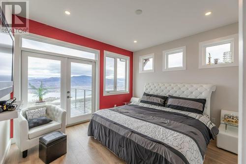 1551 Hwy 3, Osoyoos, BC - Indoor Photo Showing Bedroom