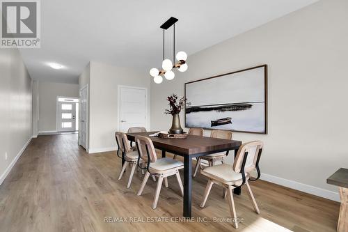 6877 Royal Magnolia Ave E, London, ON - Indoor Photo Showing Dining Room