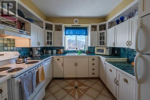 4550 Gulch Road, Naramata, BC - Indoor Photo Showing Kitchen