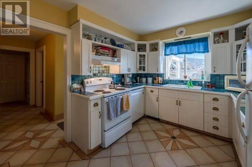 4550 Gulch Road, Naramata, BC - Indoor Photo Showing Kitchen