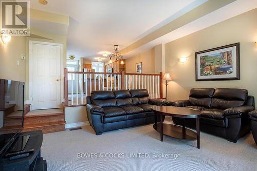 #7 -1579 Anstruther Lake Rd, North Kawartha, ON - Indoor Photo Showing Living Room