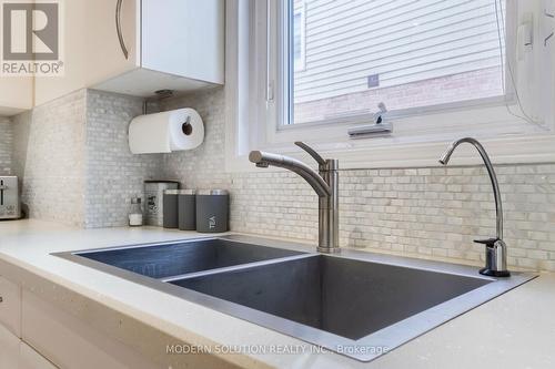 617 Curzon Ave, Mississauga, ON - Indoor Photo Showing Kitchen With Double Sink