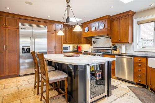 6034 Mountainside Street, Niagara Falls, ON - Indoor Photo Showing Kitchen