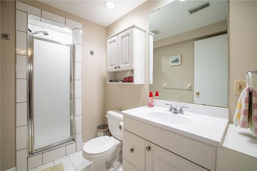 6034 Mountainside Street, Niagara Falls, ON - Indoor Photo Showing Bathroom