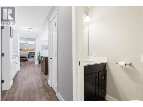 682 Elson Road, Sorrento, BC - Indoor Photo Showing Bathroom