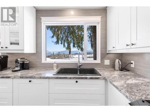682 Elson Road, Sorrento, BC - Indoor Photo Showing Kitchen With Double Sink