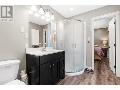 682 Elson Road, Sorrento, BC - Indoor Photo Showing Bathroom