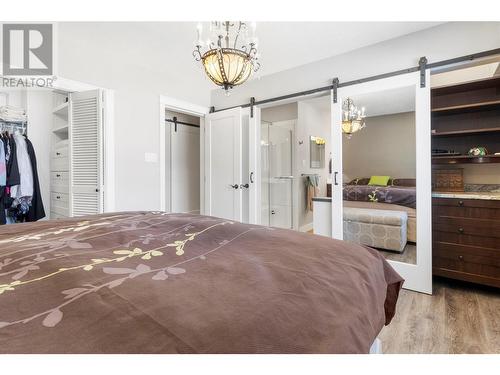 682 Elson Road, Sorrento, BC - Indoor Photo Showing Bedroom