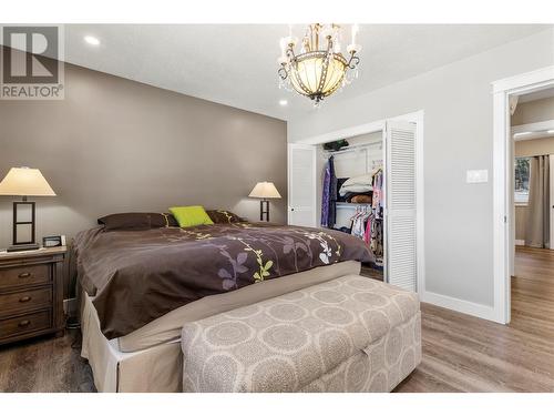 682 Elson Road, Sorrento, BC - Indoor Photo Showing Bedroom