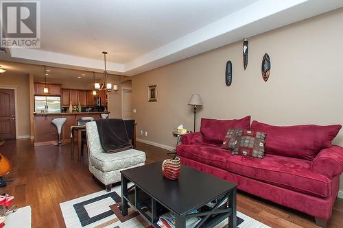 2770 Auburn Road Unit# 207, West Kelowna, BC - Indoor Photo Showing Living Room