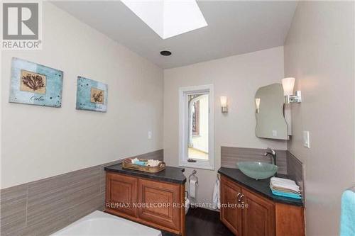 44 Nursewood Road, Toronto, ON - Indoor Photo Showing Bathroom