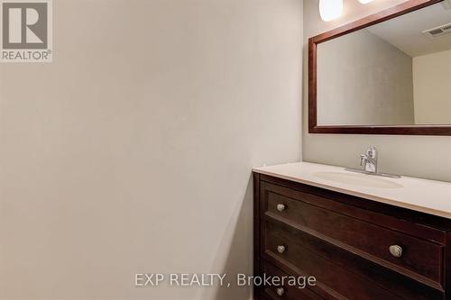 #407 -225 Wellesley St, Toronto, ON - Indoor Photo Showing Bathroom