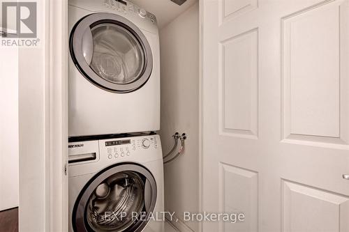 407 - 225 Wellesley Street, Toronto, ON - Indoor Photo Showing Laundry Room