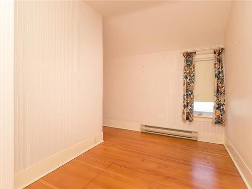 1630 Rockland Ave, Victoria, BC - Indoor Photo Showing Other Room