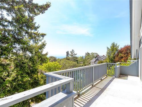 1630 Rockland Ave, Victoria, BC - Outdoor With Exterior