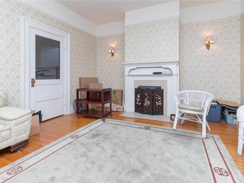 1630 Rockland Ave, Victoria, BC - Indoor With Fireplace
