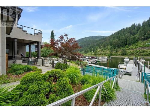 1122 Riverside Avenue, Sicamous, BC 