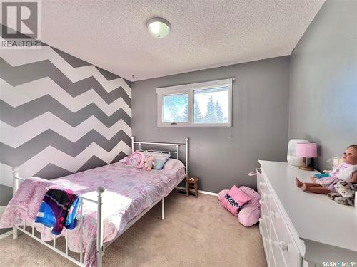 54 Tufts Crescent, Outlook, SK - Indoor Photo Showing Bedroom