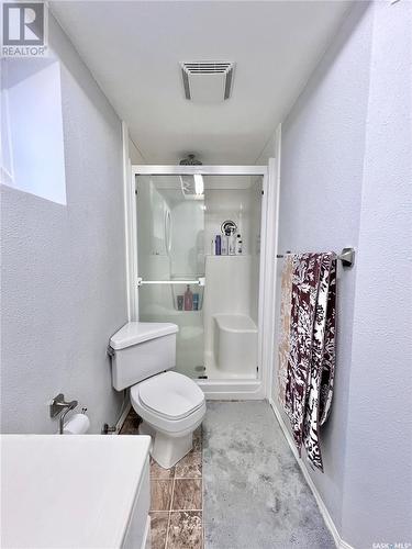 54 Tufts Crescent, Outlook, SK - Indoor Photo Showing Bathroom