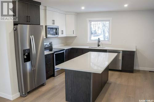 3338 Victoria Avenue, Regina, SK - Indoor Photo Showing Kitchen With Stainless Steel Kitchen With Upgraded Kitchen