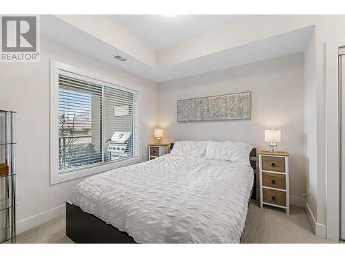 4380 Lakeshore Road Unit# 208, Kelowna, BC - Indoor Photo Showing Bedroom