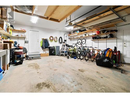 352 Rio Drive S, Kelowna, BC - Indoor Photo Showing Garage