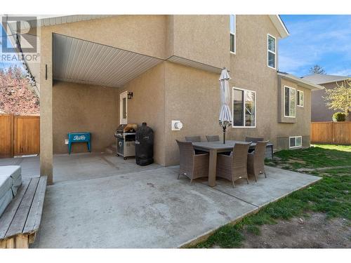 352 Rio Drive S, Kelowna, BC - Outdoor With Exterior