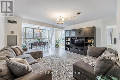 452 - 24 Southport Street, Toronto (High Park-Swansea), ON - Indoor Photo Showing Living Room