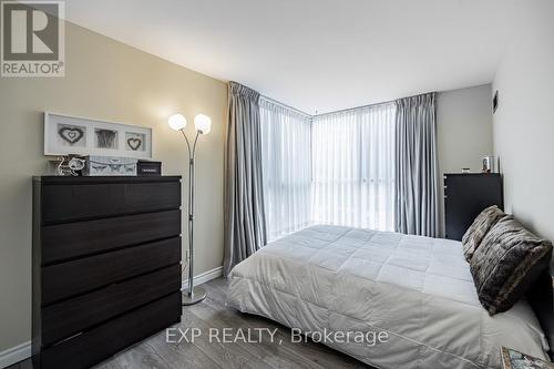 452 - 24 Southport Street, Toronto (High Park-Swansea), ON - Indoor Photo Showing Bedroom