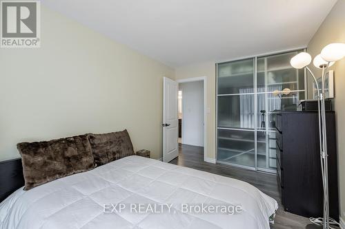 452 - 24 Southport Street, Toronto (High Park-Swansea), ON - Indoor Photo Showing Bedroom